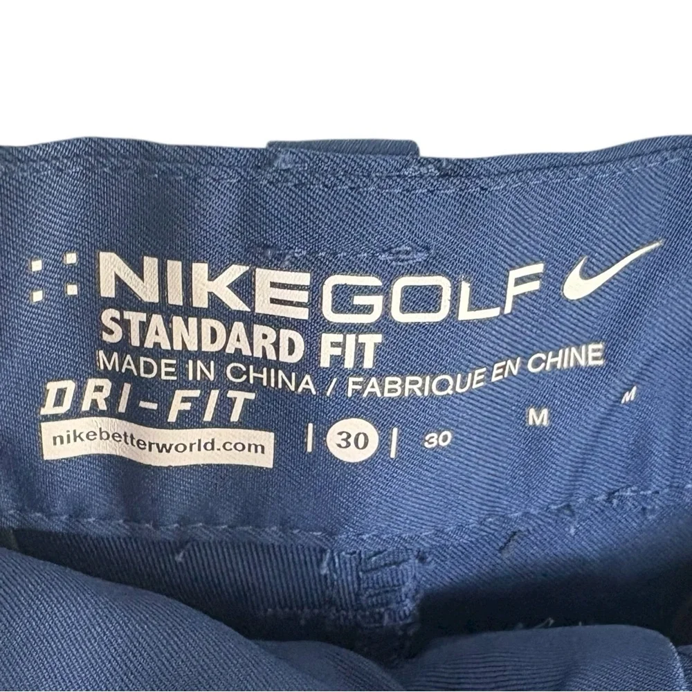 NIKE GOLF Men's Dri-Fit Flat Front Navy Blue Shorts Size 30 -- SUPER COMFORTABLE